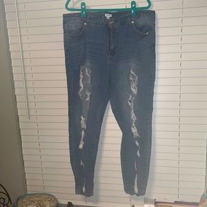 Women’s distressed jeans